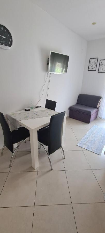 Apartman Scotti Kaštela Eksteriør bilde