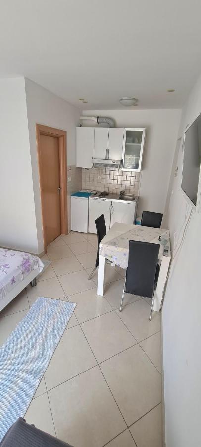 Apartman Scotti Kaštela Eksteriør bilde